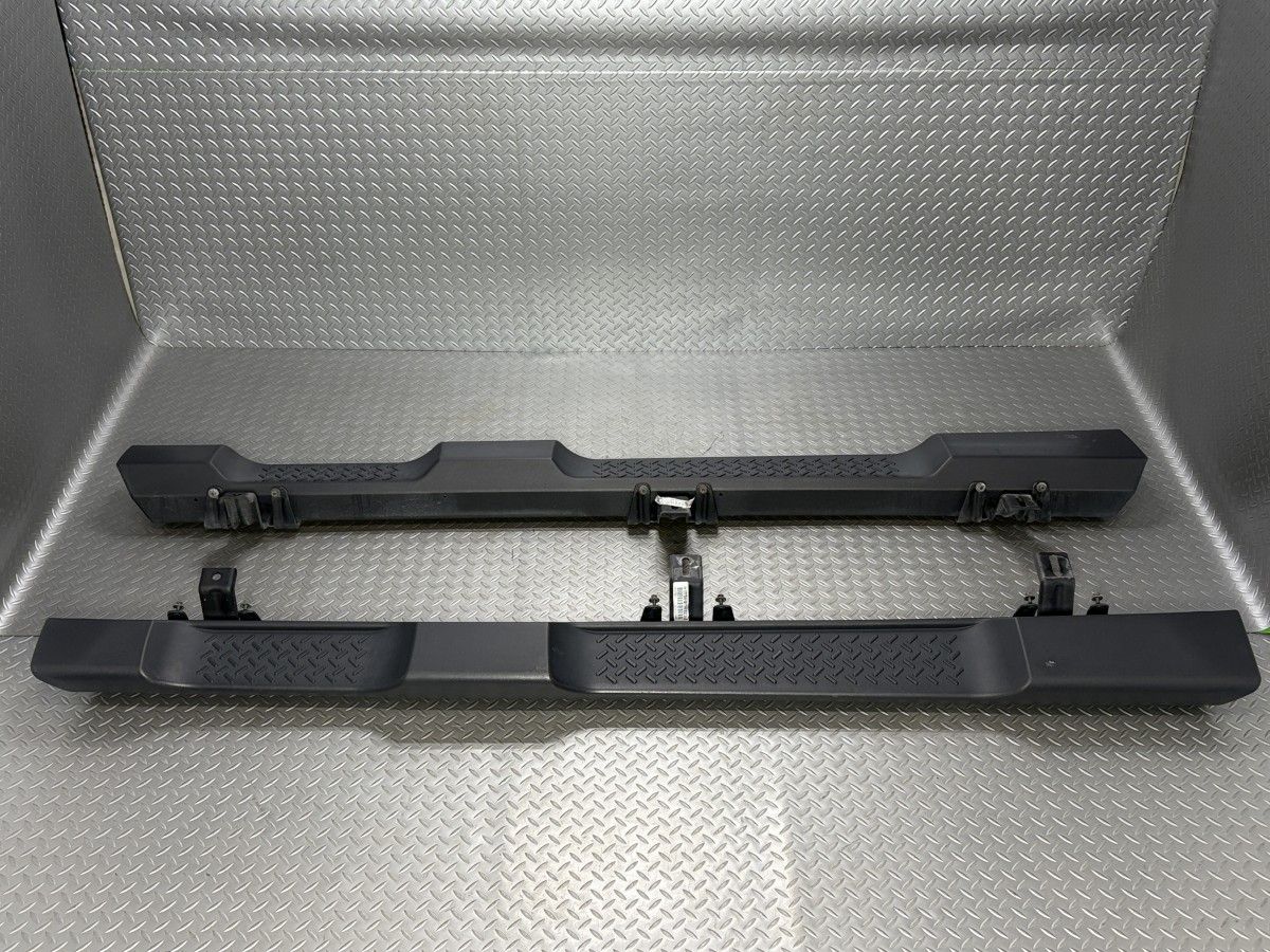 割れナシ Jeep JK ラングラー サイドステップ 左右セット ステー付き 素地 黒 ブラック 品番