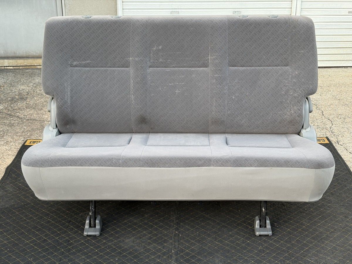 手渡し可 200系 1 2型 トヨタ ハイエース GL セカンドシート 後部座席 リアシート