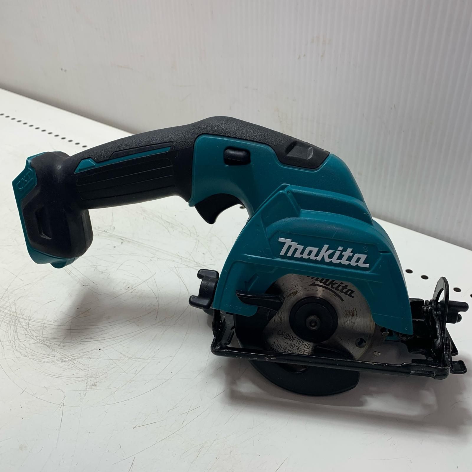 MAKITA マキタ 85mm 充電式マルノコ HS301D