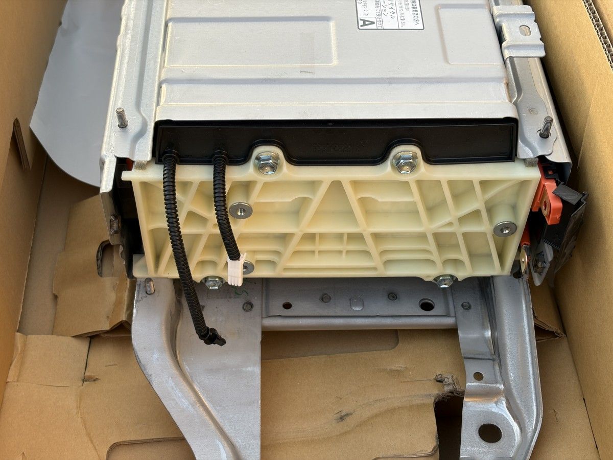 送料無料【走行距離106,824km】NHP10 トヨタ アクア 純正 ハイブリッド