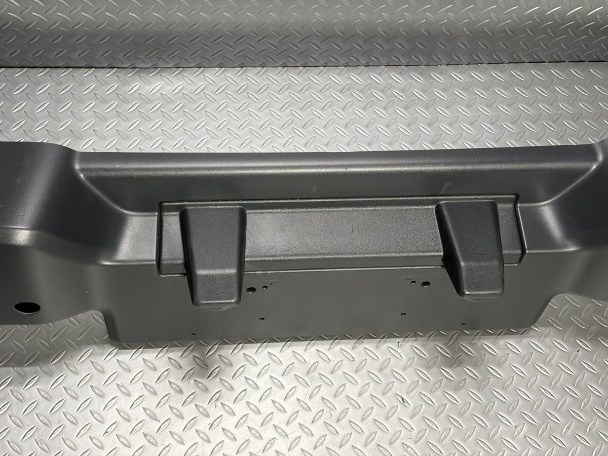車 送料無料【ランプ付】Jeep JL ラングラー 純正 リアバンパー バック