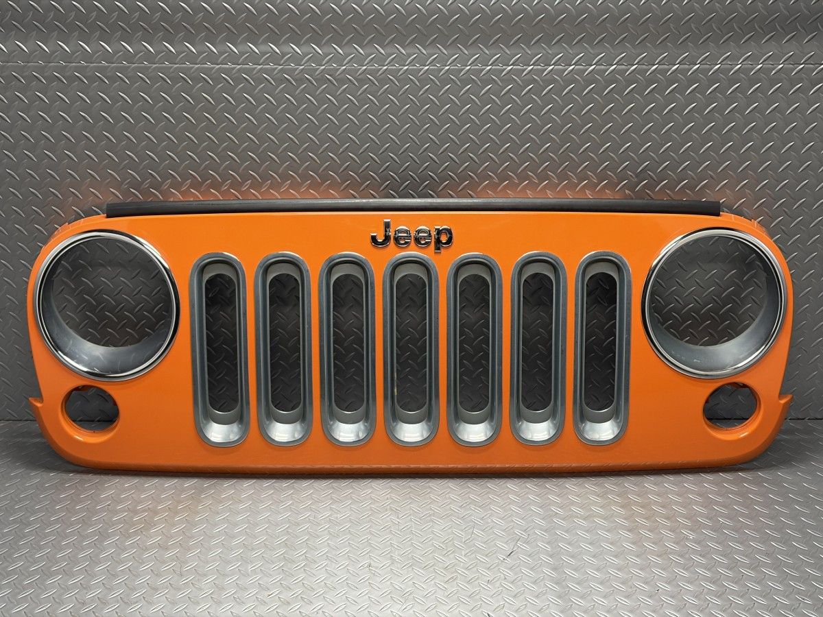 送料無料Jeep JK ラングラー 純正 フロントバンパーグリル オレンジ