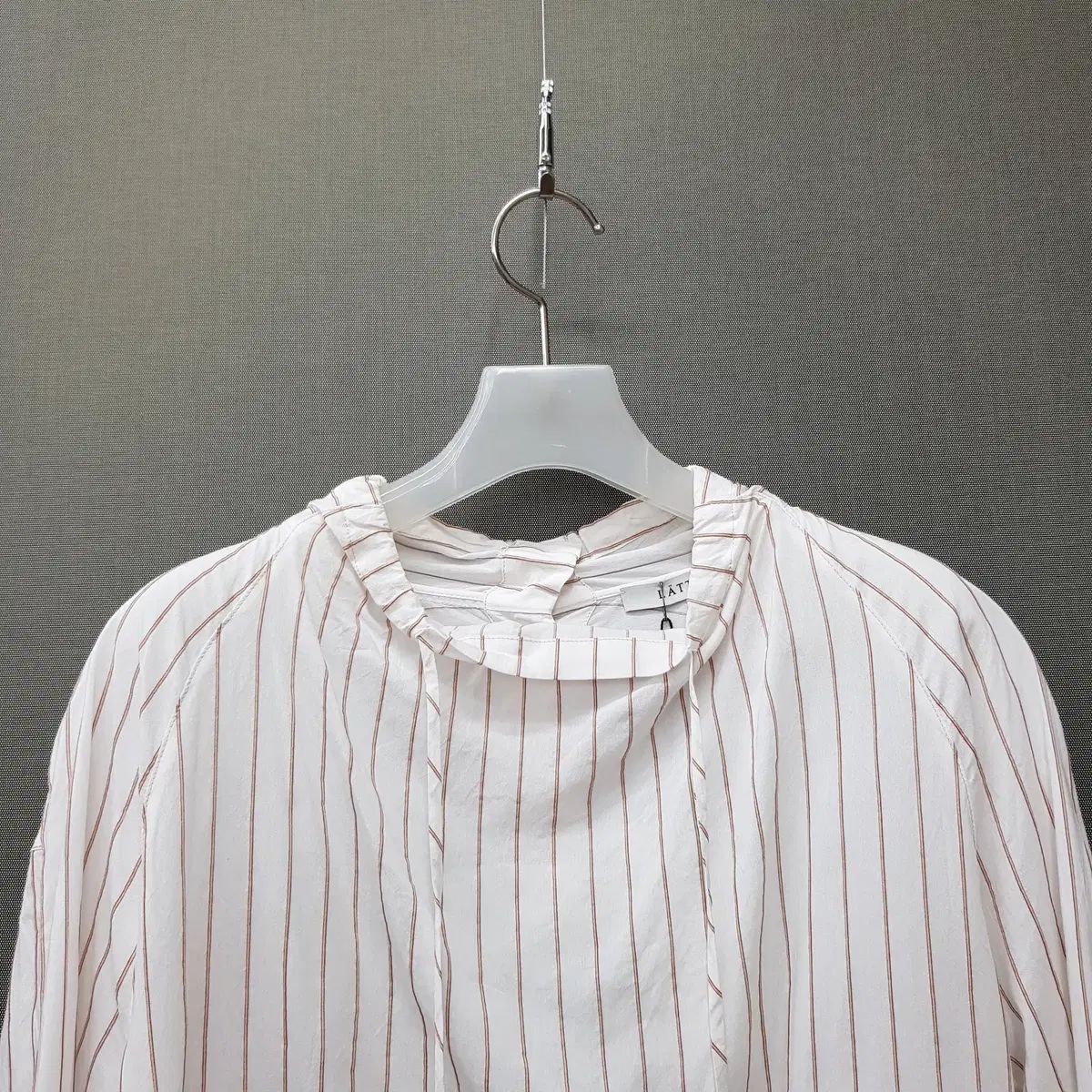 The HANDSOME 래트 2025 ストライプ シャーリング ブラウス Sサイズ