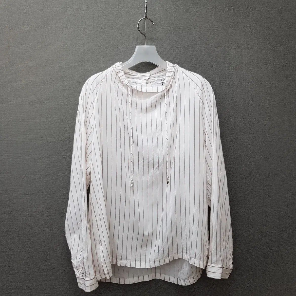 The HANDSOME 래트 2025 ストライプ シャーリング ブラウス Sサイズ
