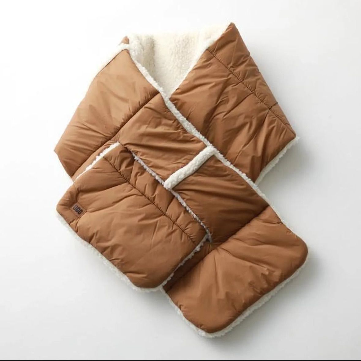 ︎ UGG ︎マフラー AW UGGfluff Rev Scarf