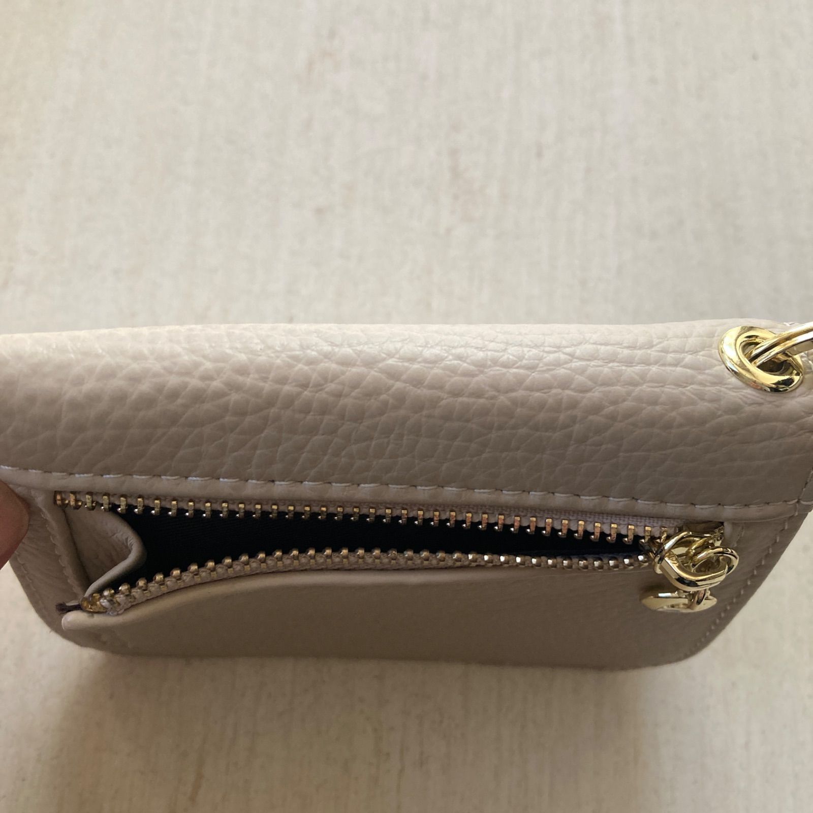 オフホワイト グレージュ