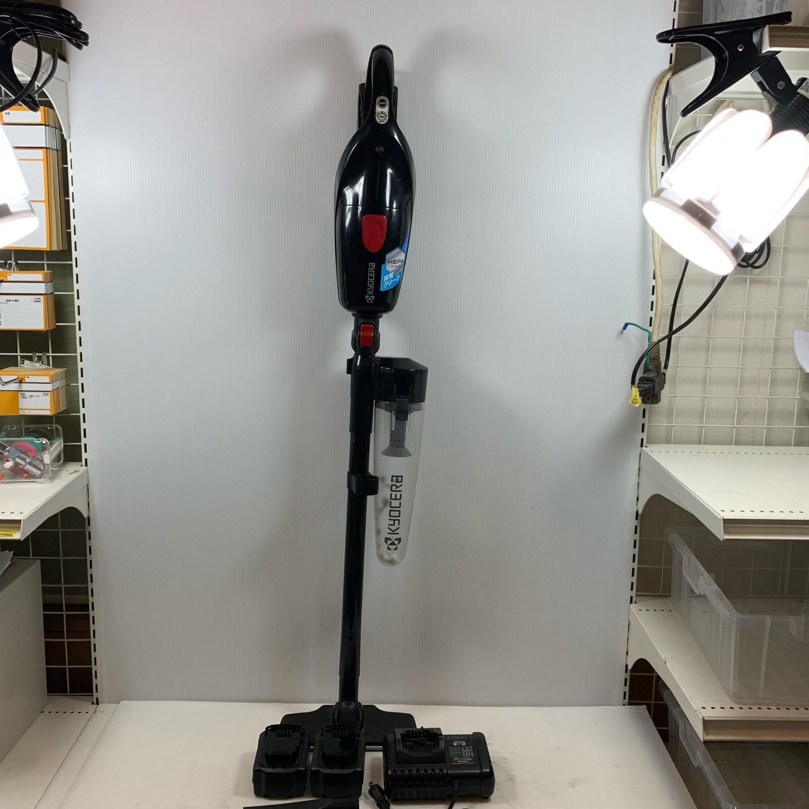 κκKYOCERA キョウセラ その他 コードレスクリーナー DHC181 充電器 充電池2個付 コードレス式 18v DHC181 ブラック