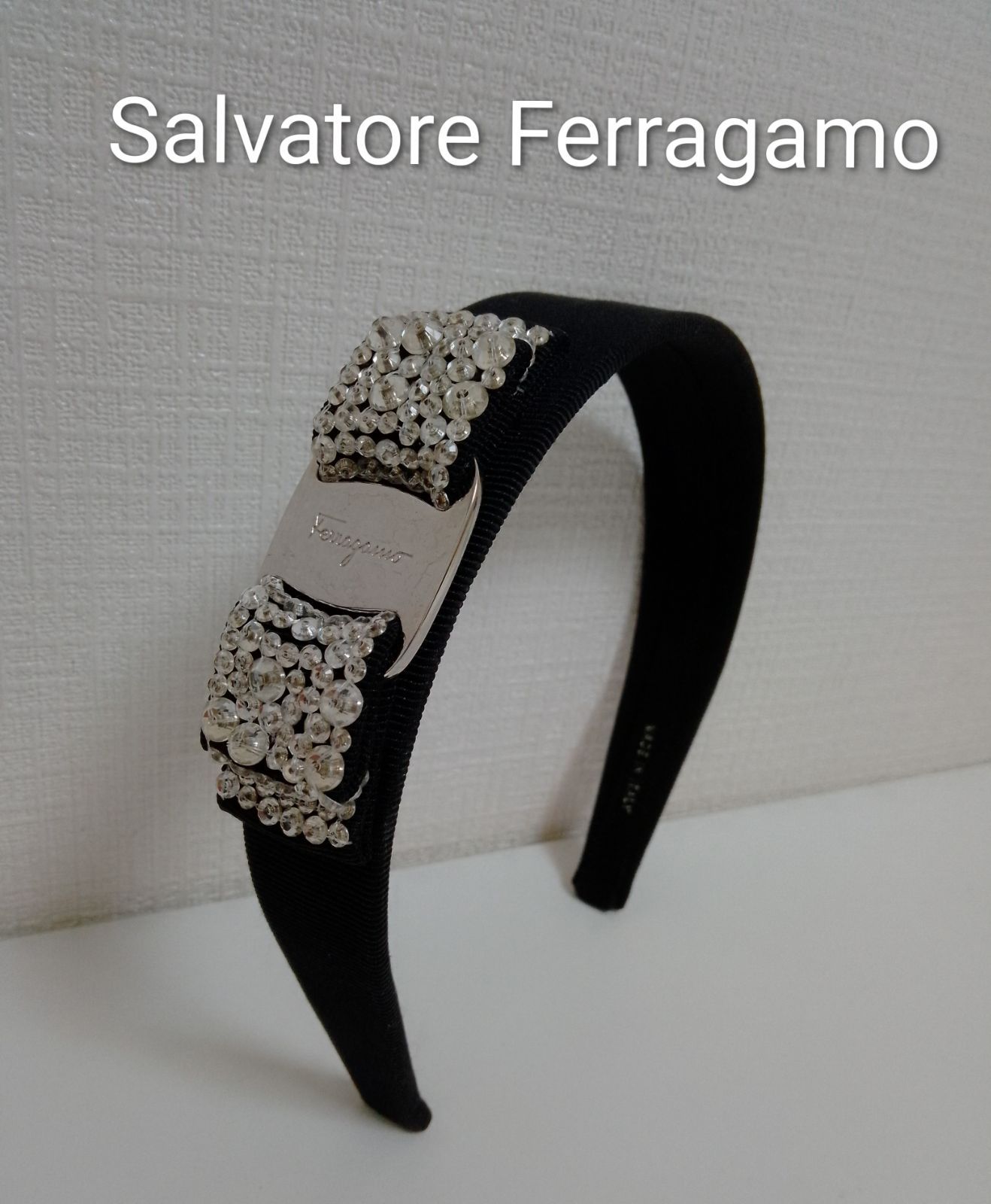 ANH02 サルヴァトーレフェラガモ ヴァラリボン カチューシャ 髪留め ラインストーン付き シルバー金具