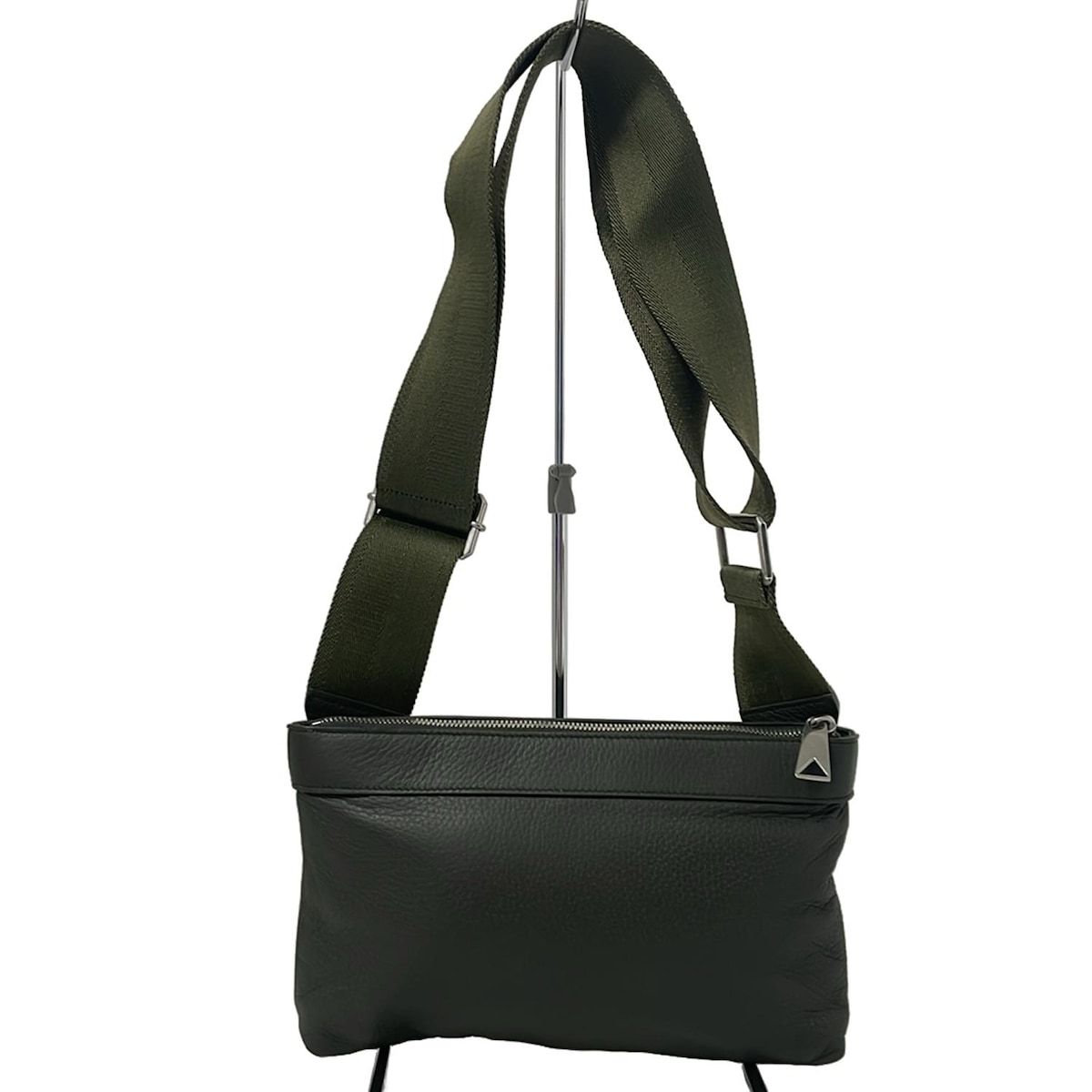 BOTTEGA ショルダーバッグ カーキ レザー BOTTEGA VENETA(ボッテガヴェネタ) ショルダーバッグ - カーキ レザー