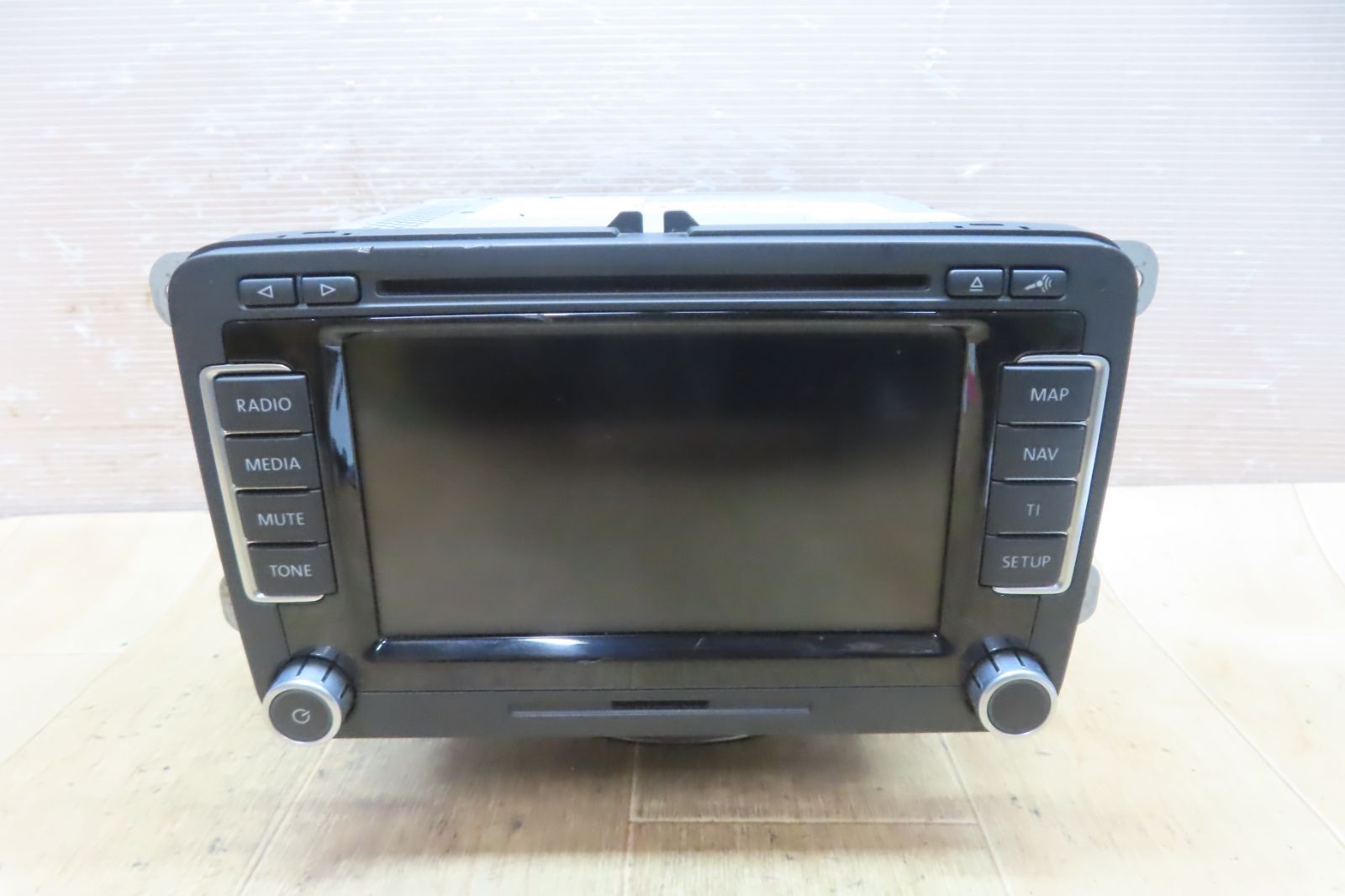 付 F 4586 フォルクスワーゲン VW パサート 3 C 2 5 362 365 0 035 681 B ナビ 本体のみ 取り外すまで正常稼働