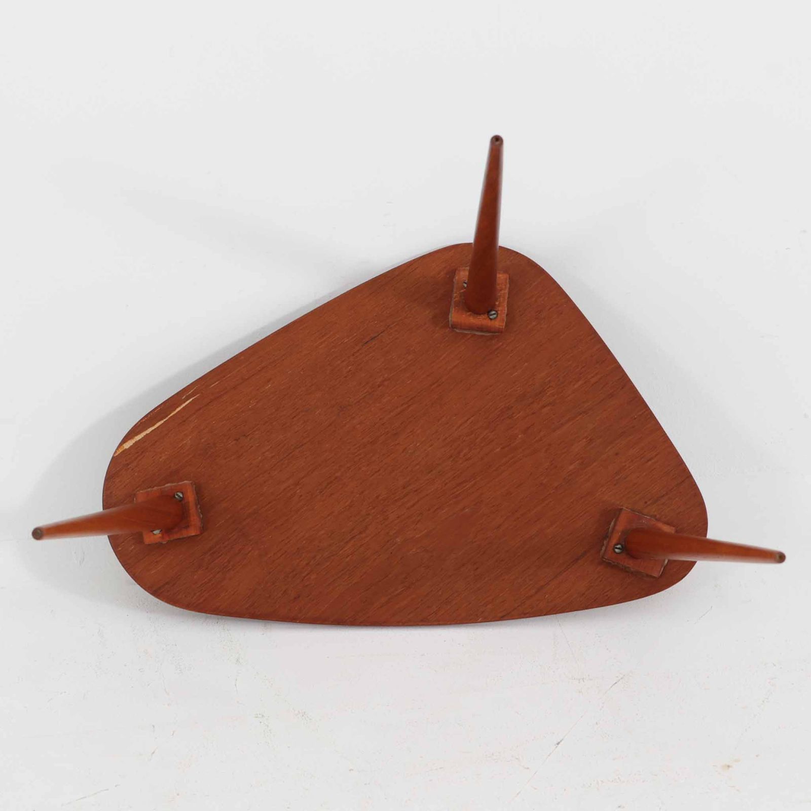 イタリア製 天使の彫刻 サイドテーブル 樹脂製 シャビーシック ロココ