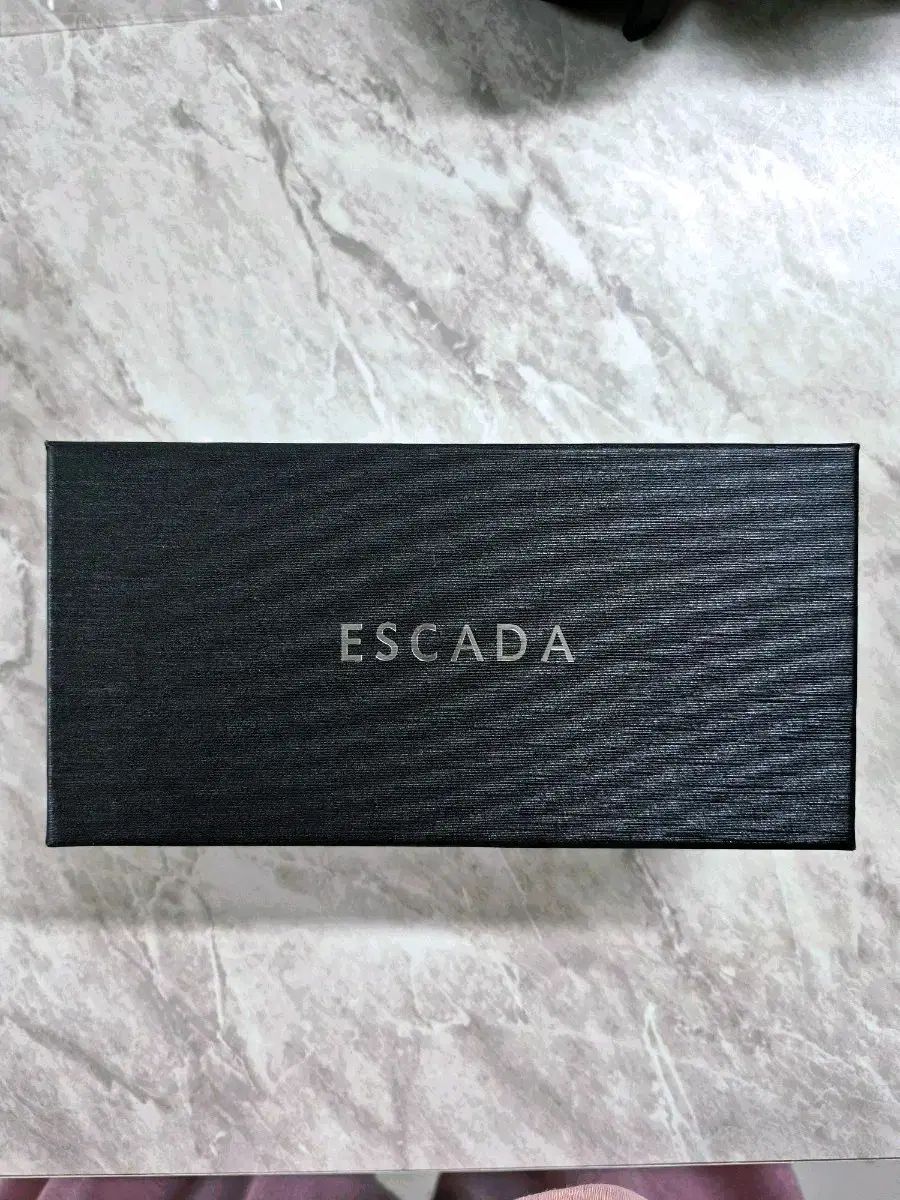 Louis Vuitton ブラック サングラス男女両用 Louis Vuitton サングラス