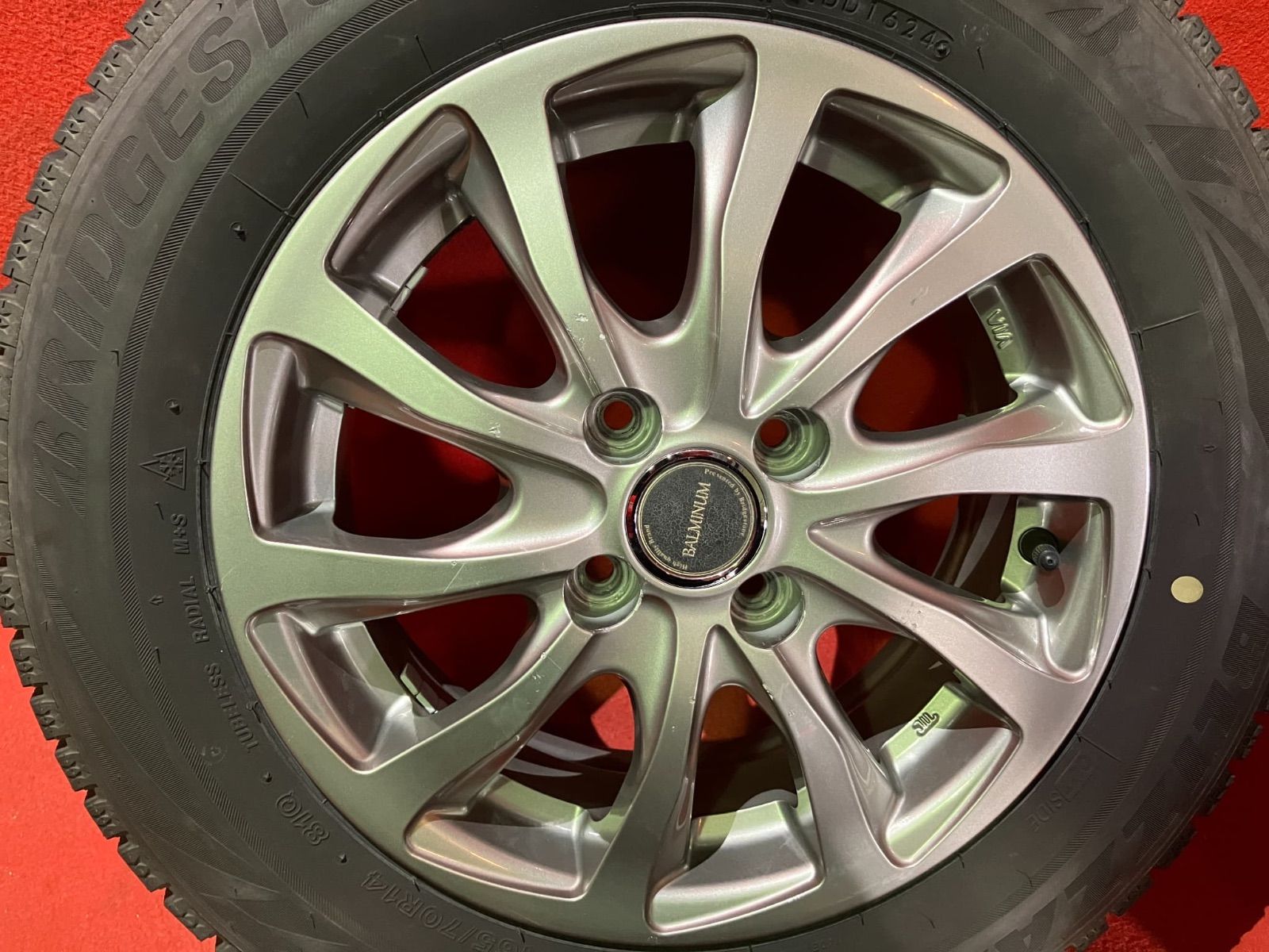 中古スタッドレスタイヤホイールセット【165/70R14 BRIDGESTONE VRX2