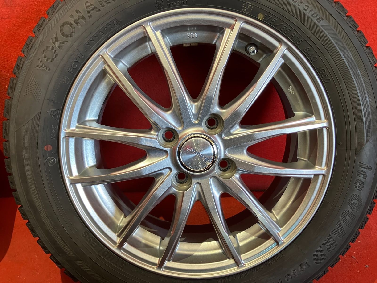 スタッドレスタイヤホイールセット 175 65 R 15 IG 50 x 5 100 4 H 社外 LEBEN 4本SET