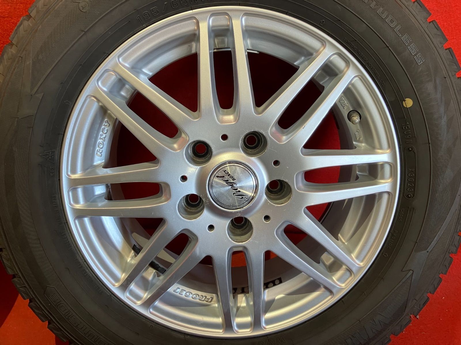 スタッドレスタイヤホイールセット 195 65 R 15 DUNLOP WM 02 x 6 0 45 114 3 5 H 社外 PROGET 4本SET