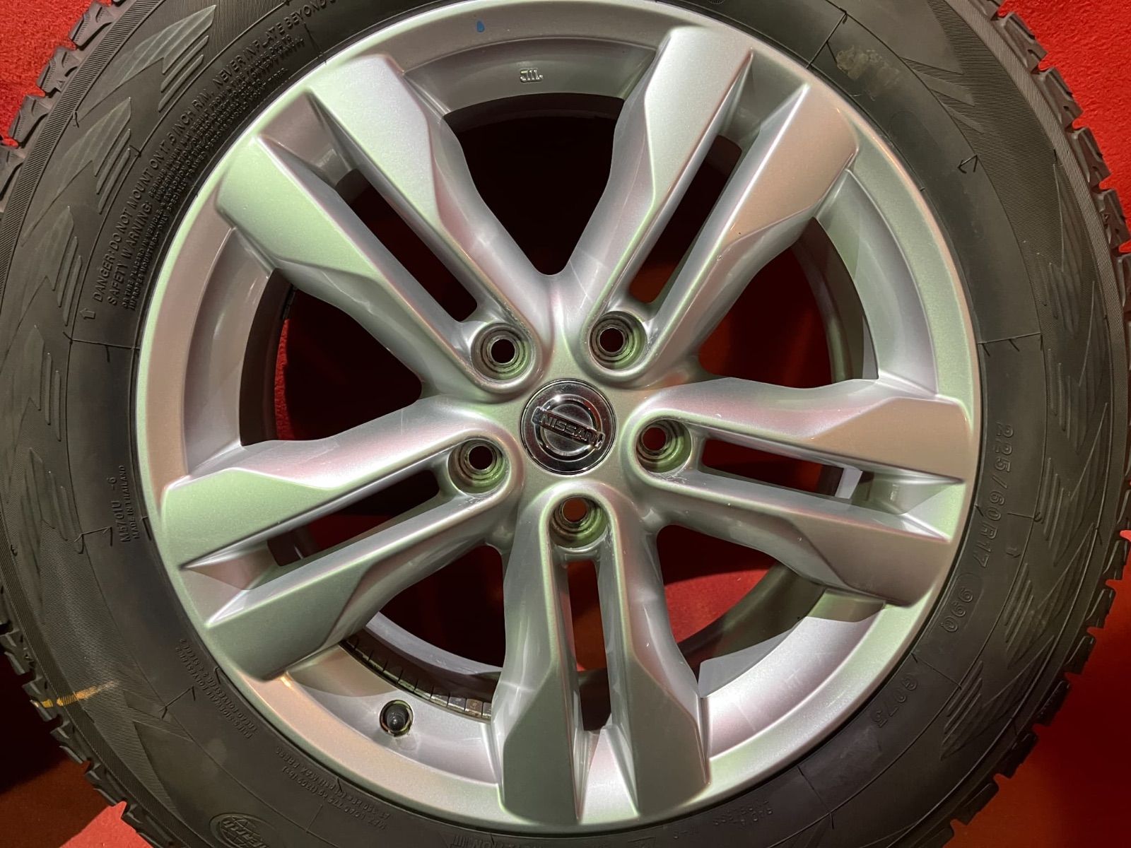 スタッドレスタイヤホイールセット 225 60 R 17 G 075 x 7 0 40 114 3 5 H 日産 エクストレイル 4本SET