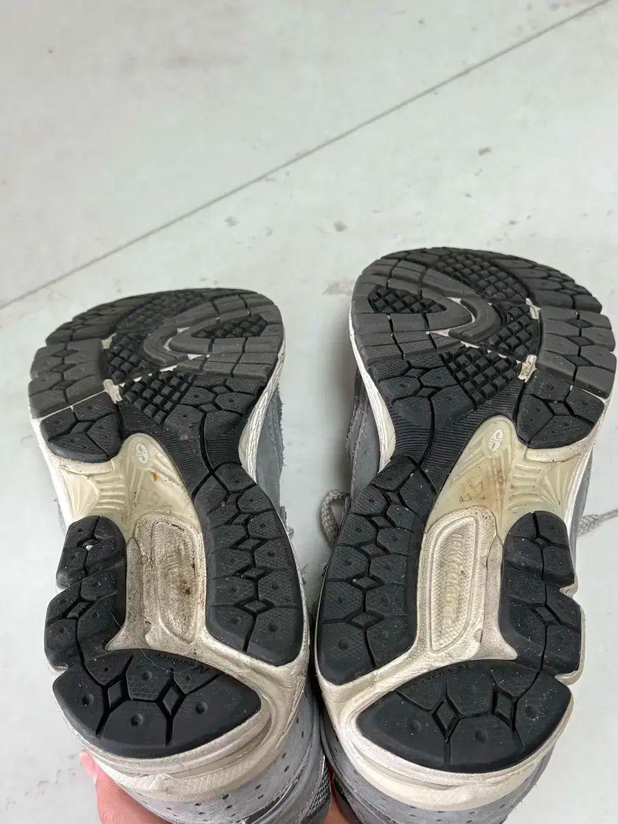 ニューバランス