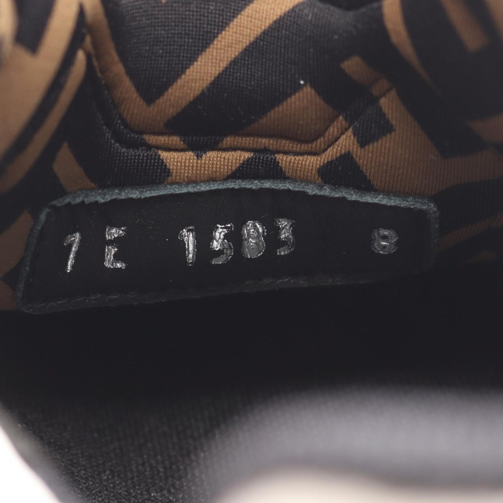 フェンディ FLOW