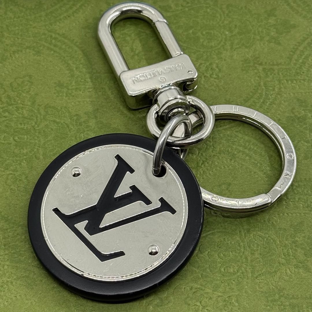 ルイヴィトン LVチャーム ロゴ キーホルダー キーリング 06-100.12
