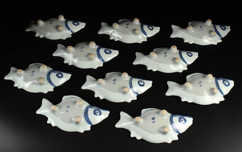 蔵C8992g1】古染写 染付魚型皿 足付向付皿 十