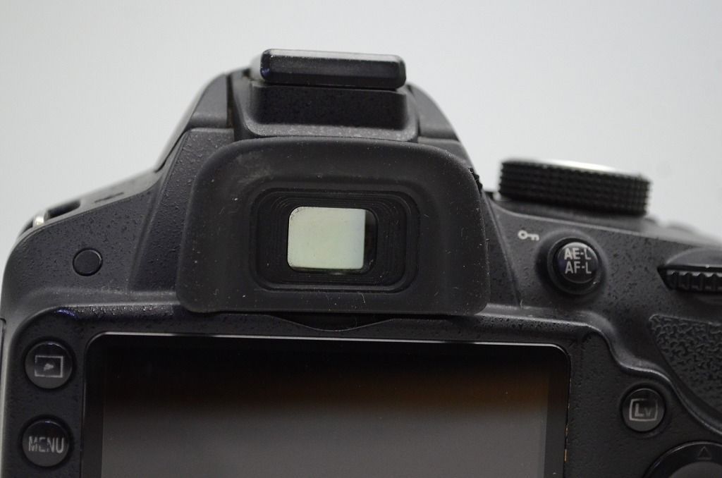 デジタル一眼レフカメラ 251110p