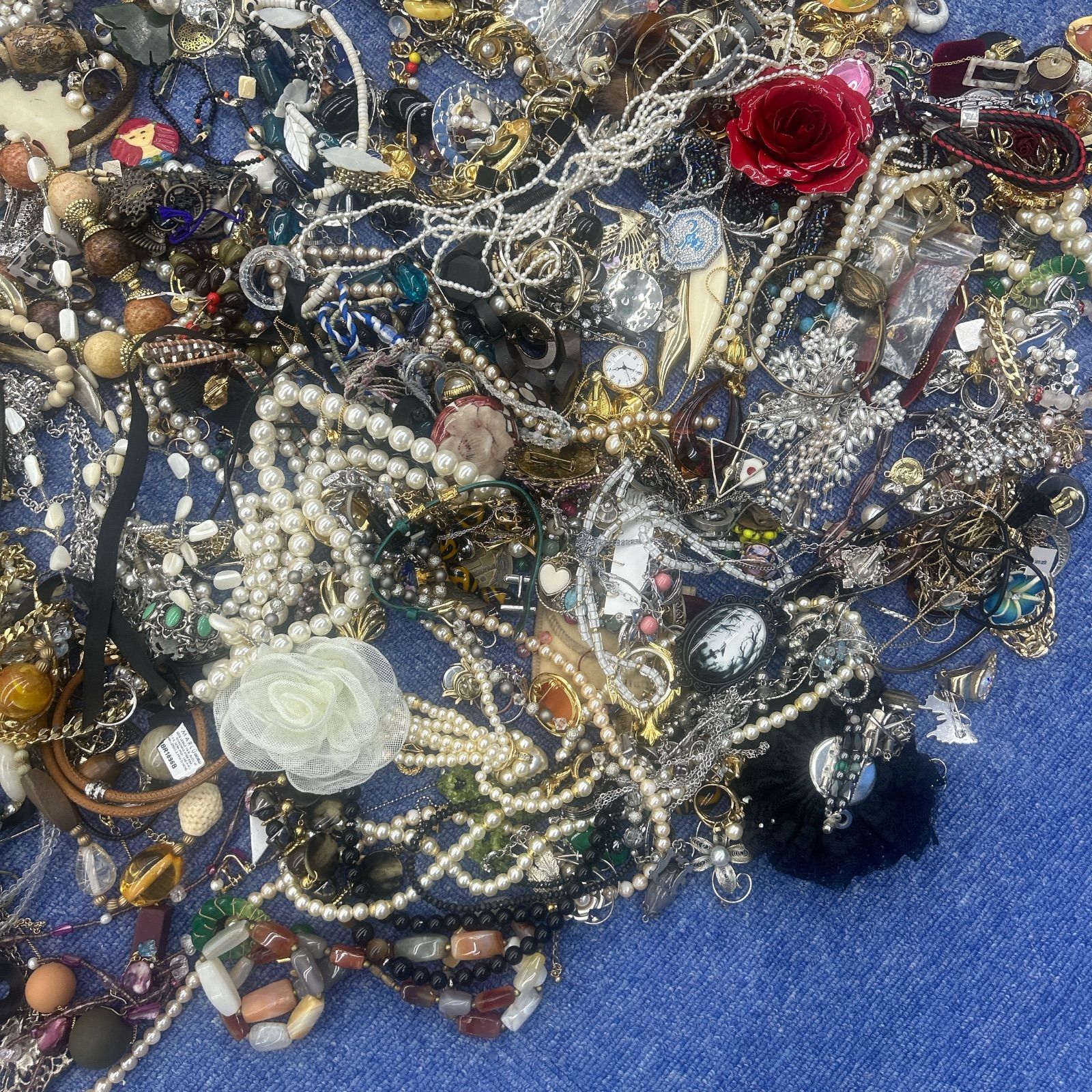 イミテーションアクセサリーまとめ売り大容量約6.2kg Yahoo!オークション - 1円〜まとめ売り【イミテーション アクセサリー