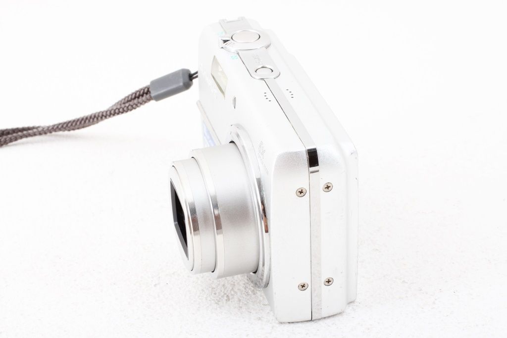 カメラ 美品 OLYMPUS オリンパス CAMEDIA FE-200 デジカメ 600万画素