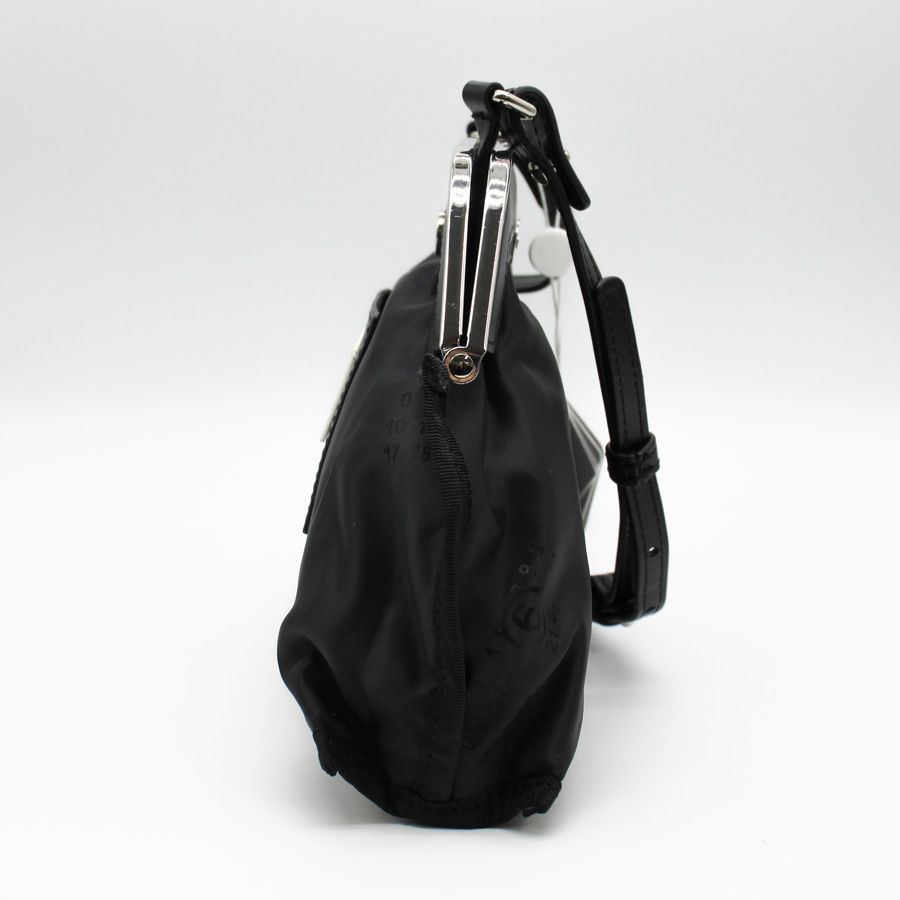 超人気、高品質で超激安。 商品 MM6 MAISON MARGIELA エムエム6 メゾンマルジェラ SB6WF0008 P8503 リバースポシェット ミニ