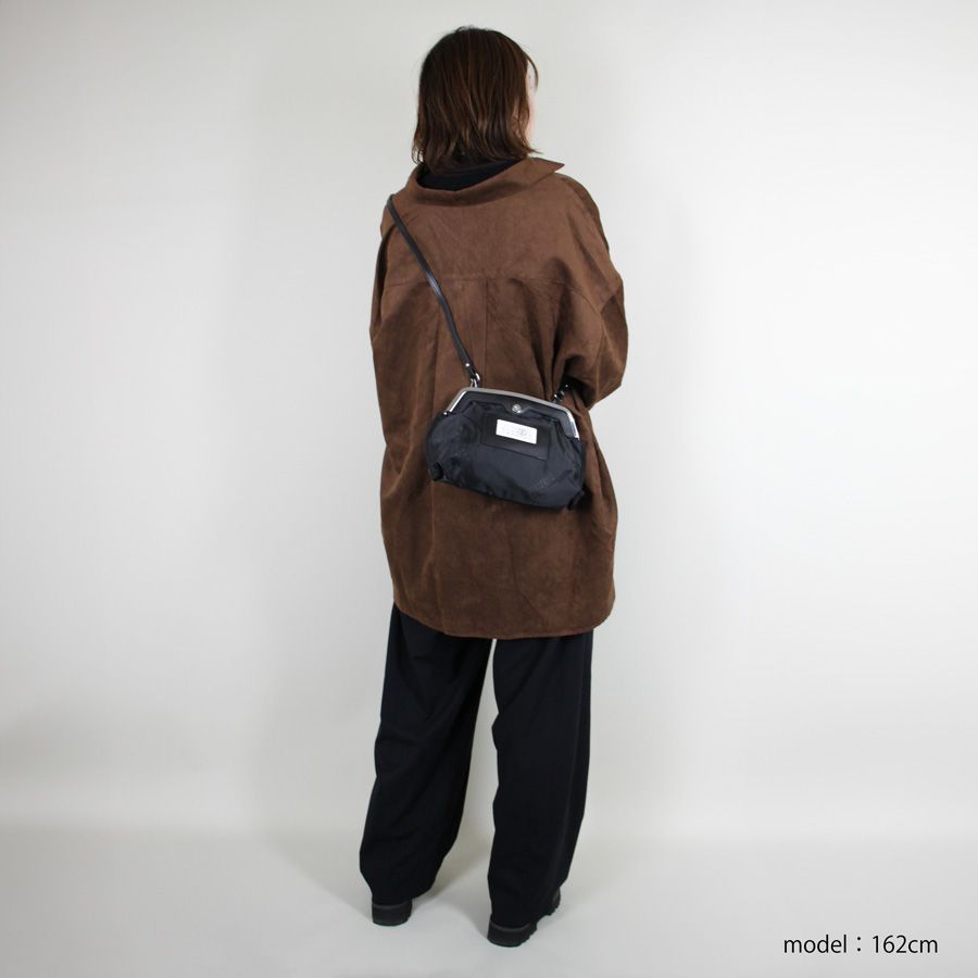 商品 MM6 MAISON MARGIELA エムエム6 メゾンマルジェラ SB6WF0008 P8503 リバースポシェット ミニ