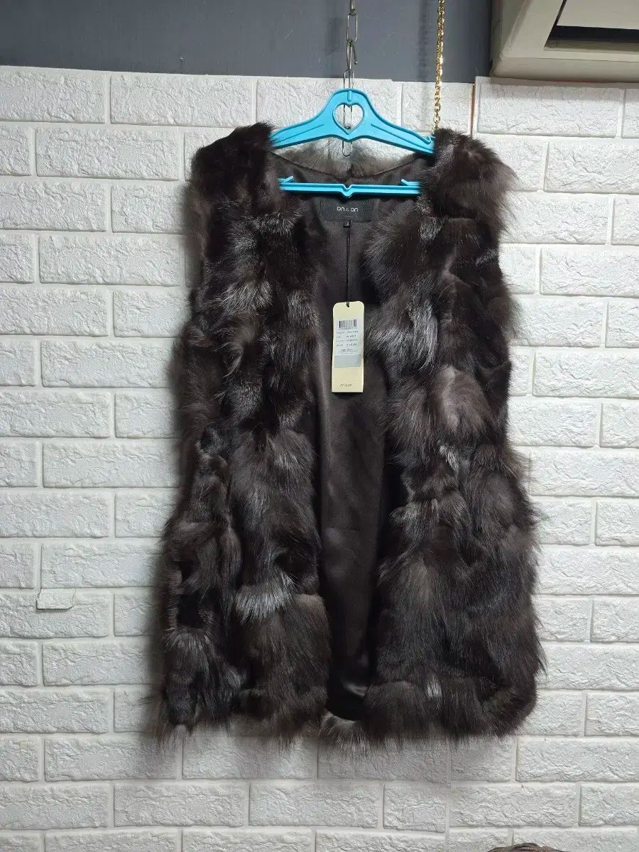 on-on オンアンドオン ブラック ファー ベスト ベスト 2