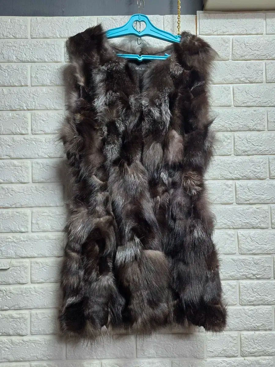 on-on オンアンドオン ブラック ファー ベスト ベスト 2