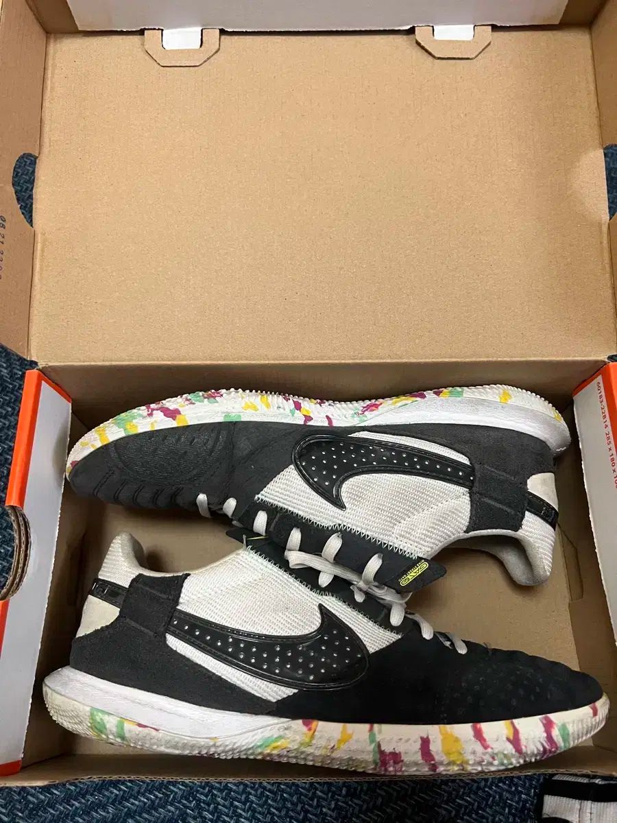 ナイキ ルナ トゥー IN サッカーシューズ 255