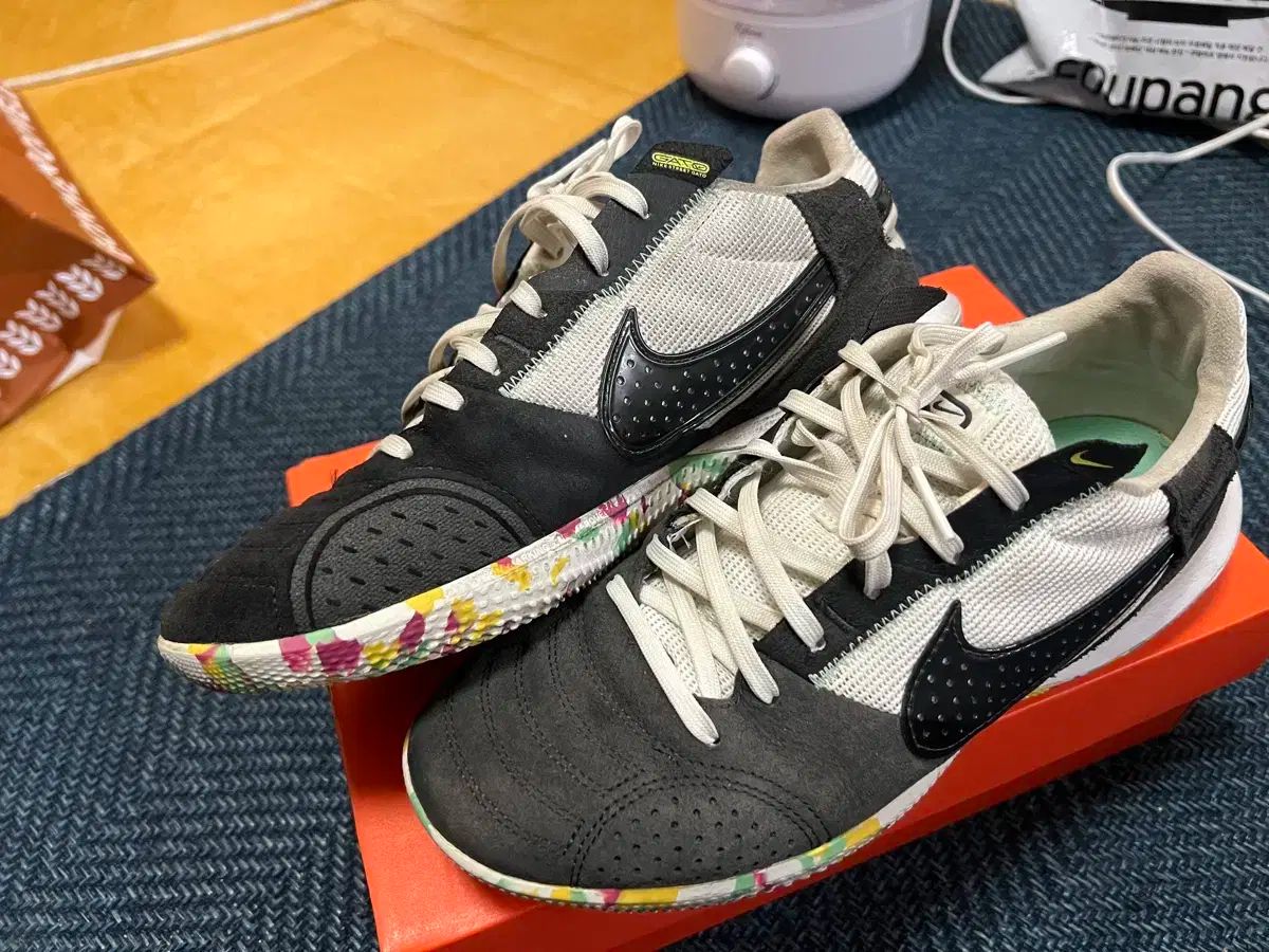  ナイキ ルナ トゥー IN サッカーシューズ 255 フットサルシューズ シューズ