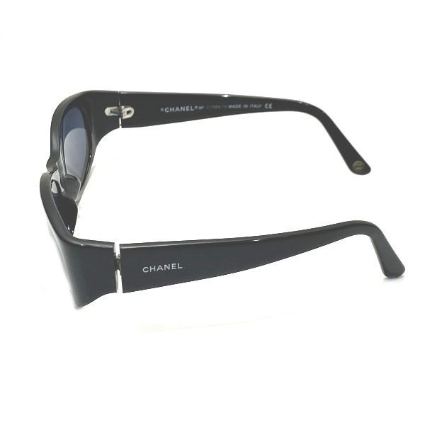 サングラス ブランド小物