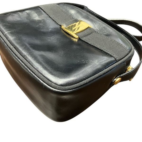 ショルダーバッグ