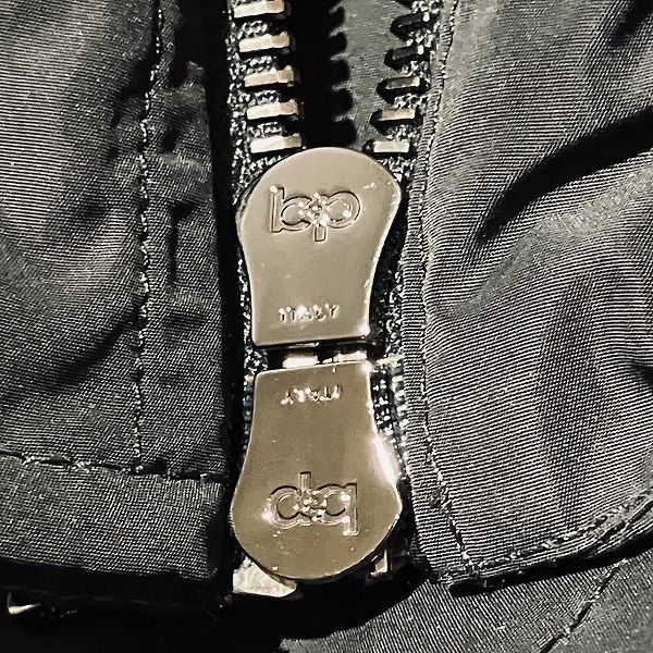 ジップアップブルゾン