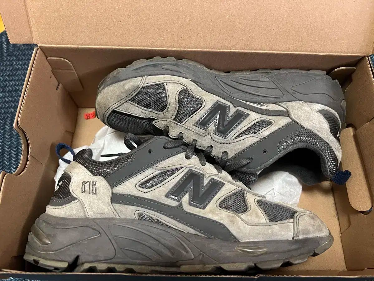 ニューバランス 878スニーカー 240