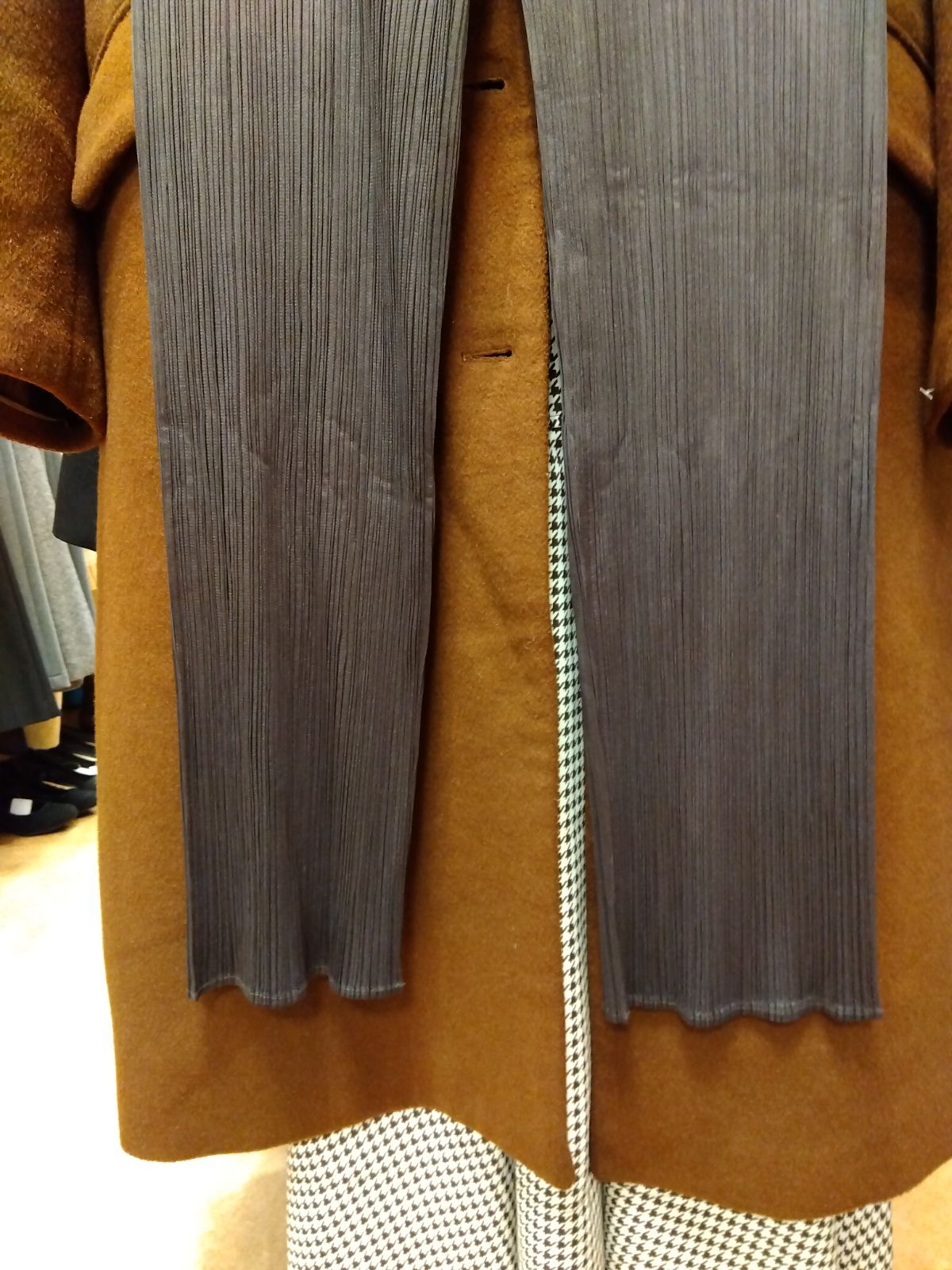 プリーツプリーズ パンツ