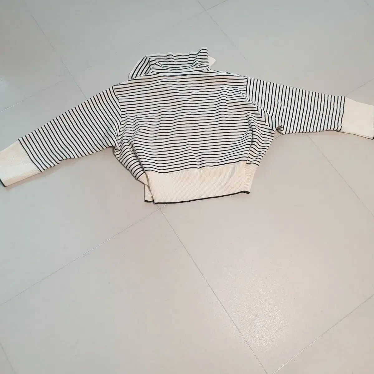 ストライプ KARA