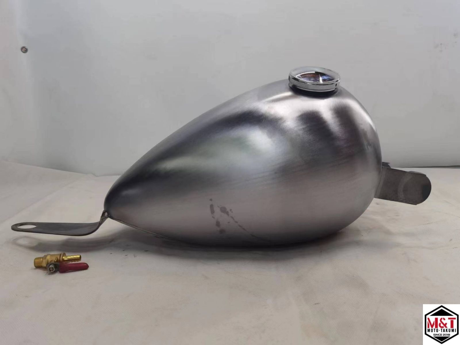 T 128 7 L ヤマハ YAMAHA SR 400 500 カスタム ボルトオン マスタングタンク チョッパー タンク製作工房