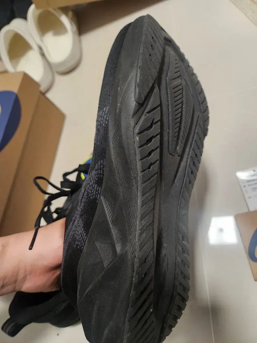 アシックス ノヴァブラスト5 275