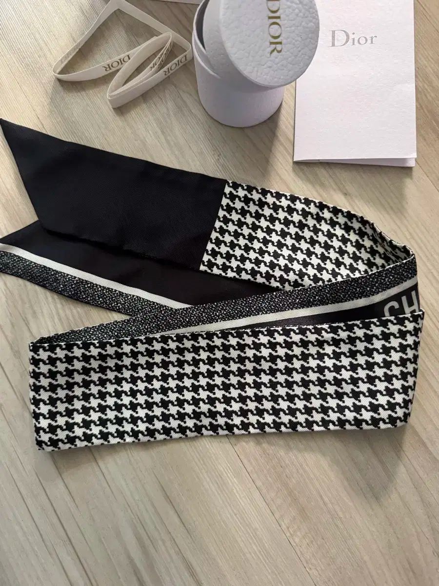 ディオール 30 モンテーニュ ミッツァ スカーフ montaigne