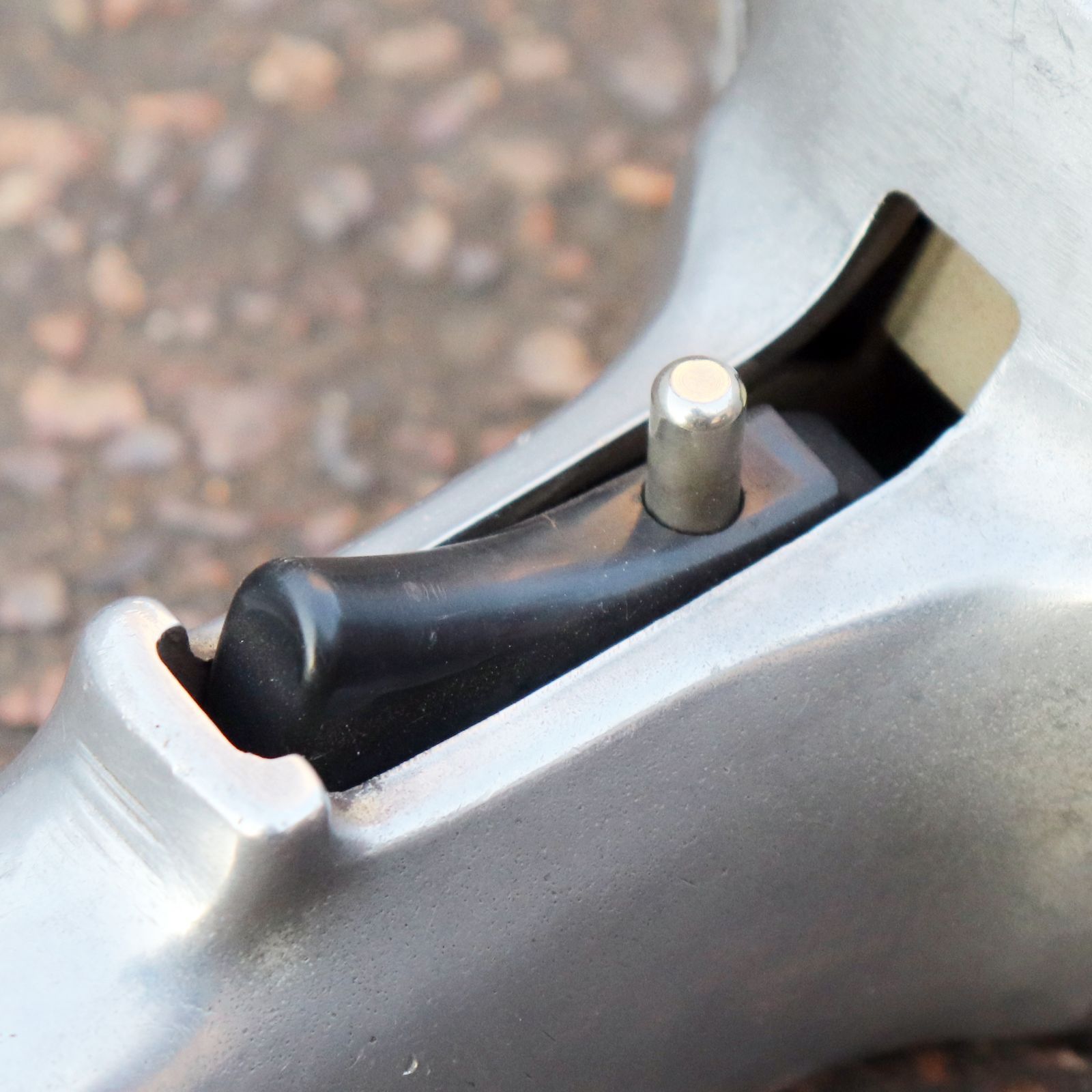  新潟発 日立工機 電気ディスクグラインダ PD-180 A ステンレス 切断 研磨 バリ取り 電動工具 加工 ハイコーキ HiKOKI グラインダー 研磨機