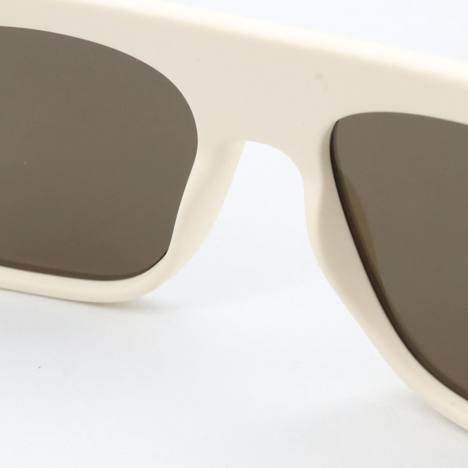 ホワイト その他