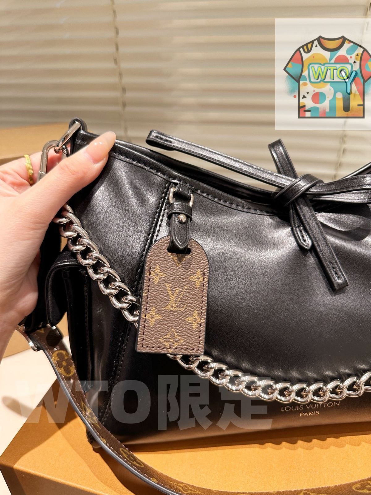 WTO通販 CARRYALL DARK ミドルサイズ ハンドバッグ サイズ 31×22cm 1-WTO輸入-RQM55