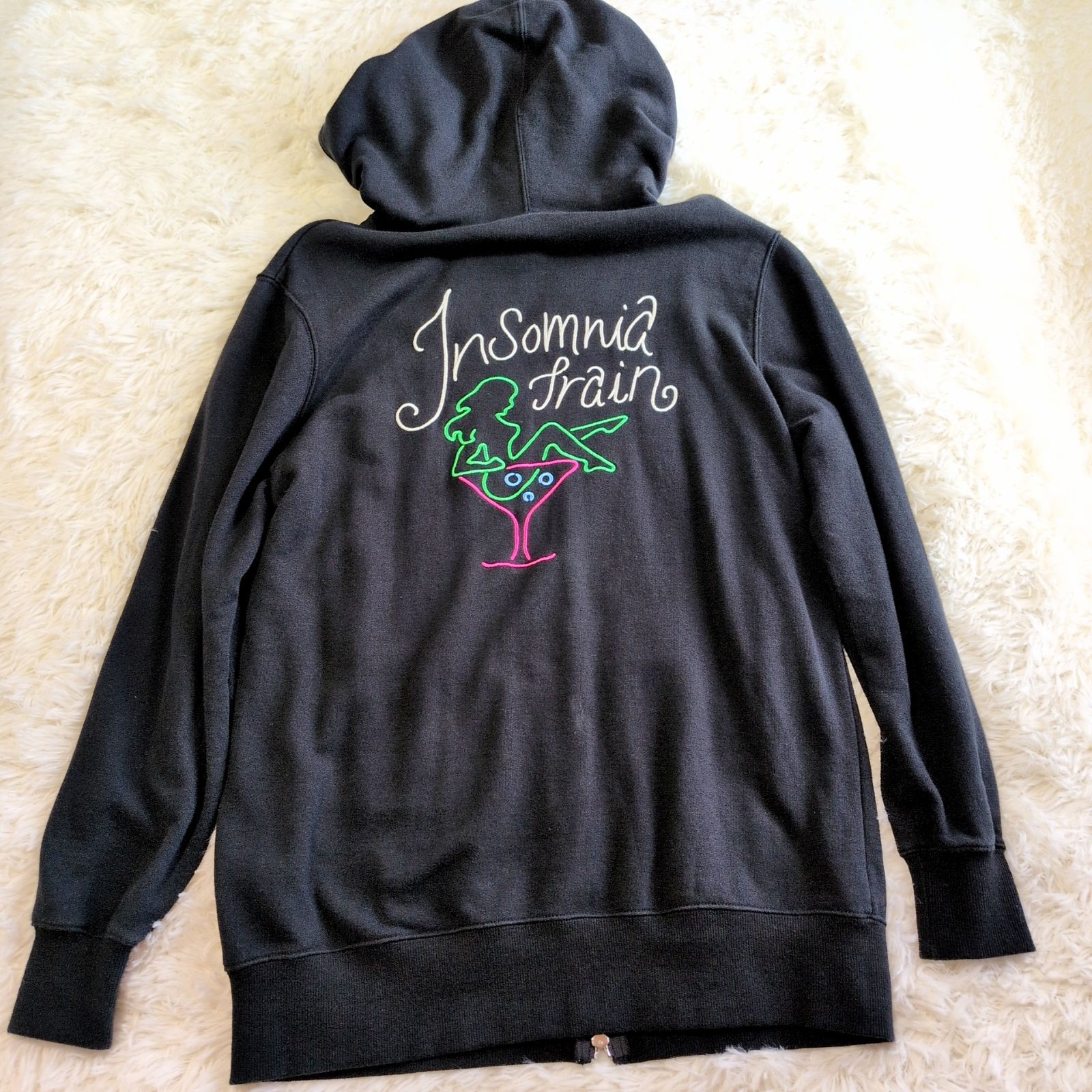 美品】SEKAI NO OWARI insomnia train パーカー 刺繍 黒 M - メルカリ