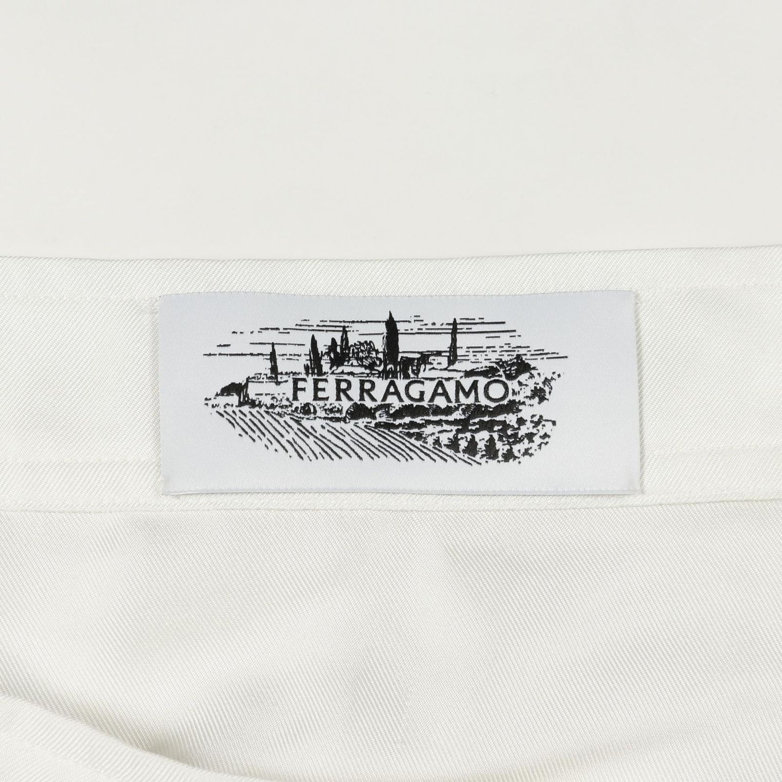 サルヴァトーレフェラガモ Salvatore Ferragamo ワンピース ホワイト