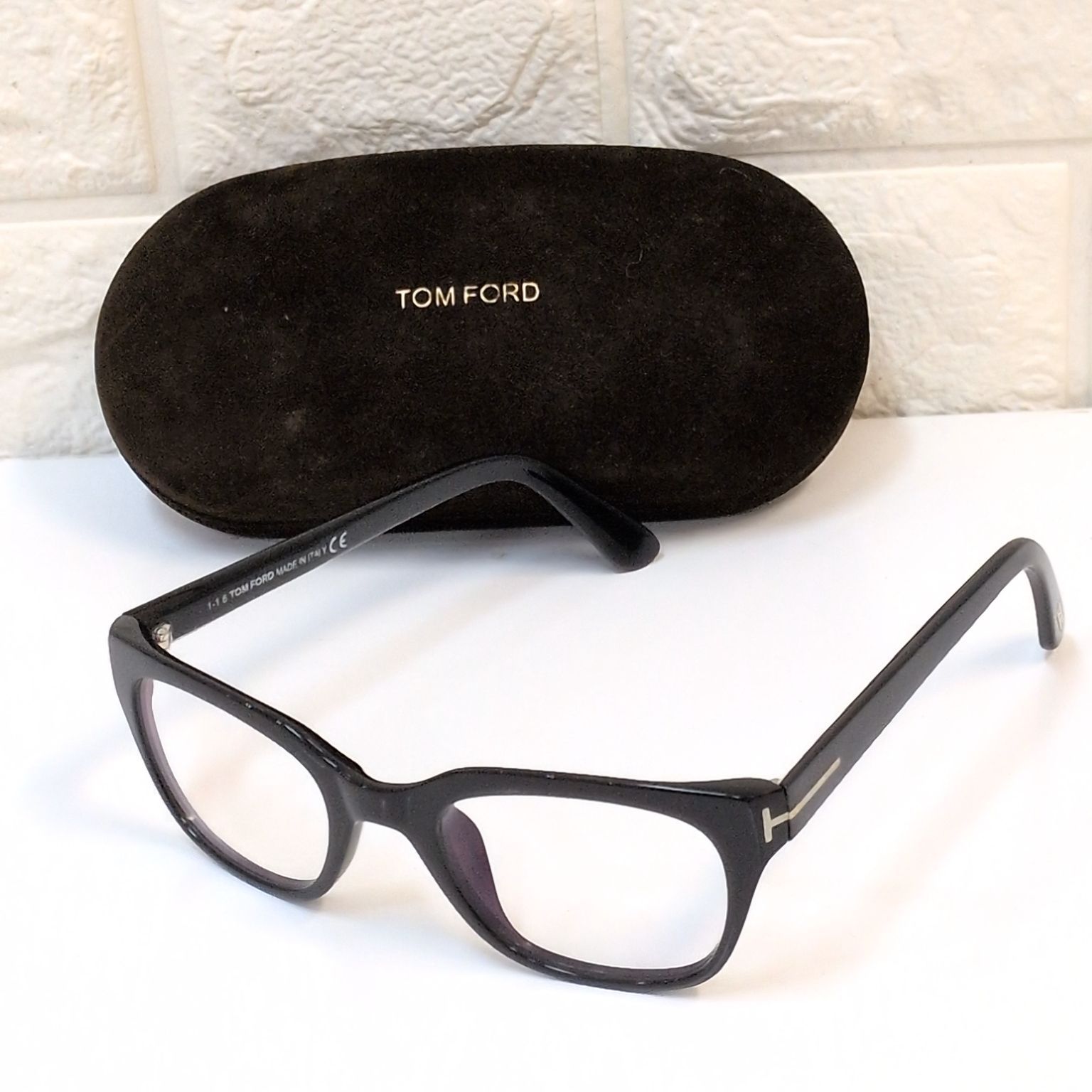 トムフォード TOM FORD メガネ 眼鏡 ウェリントン型 TF4240 ブラック 51▢21 145 アイウェア ケース付き メガネ拭き付き