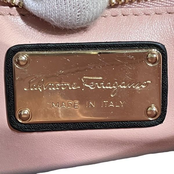 フェラガモ ヴァラリボン