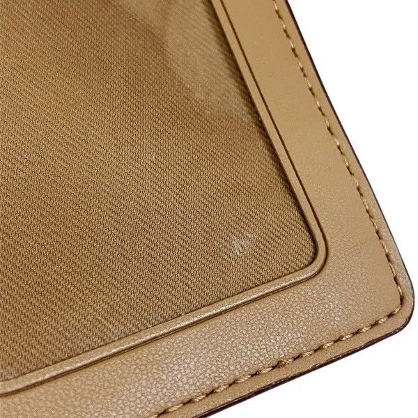 786 2つ折り財布